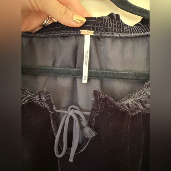 Free People Velvet Puff Sleeve Top Black Smocked V Neck Boho Chic Romantic XS - Picture 7 of 7